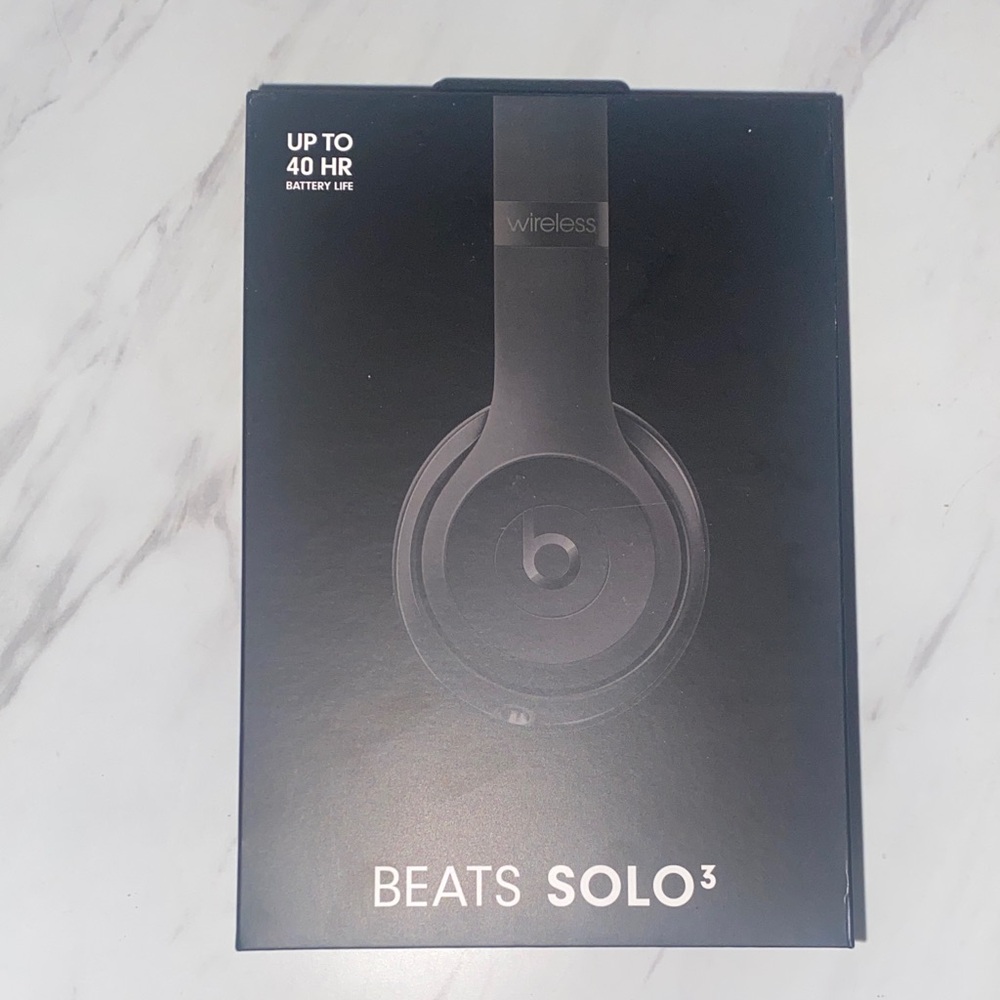 Never used - Solo3 Wireless On-Ear Headphones - Black